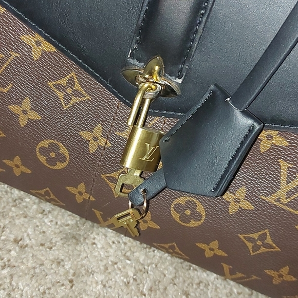 Vintage LV Handbag - Picture 3 of 3